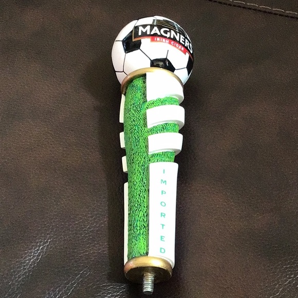 🍻 Magners Beer Tap Handle Football Soccer - Picture 1 of 5